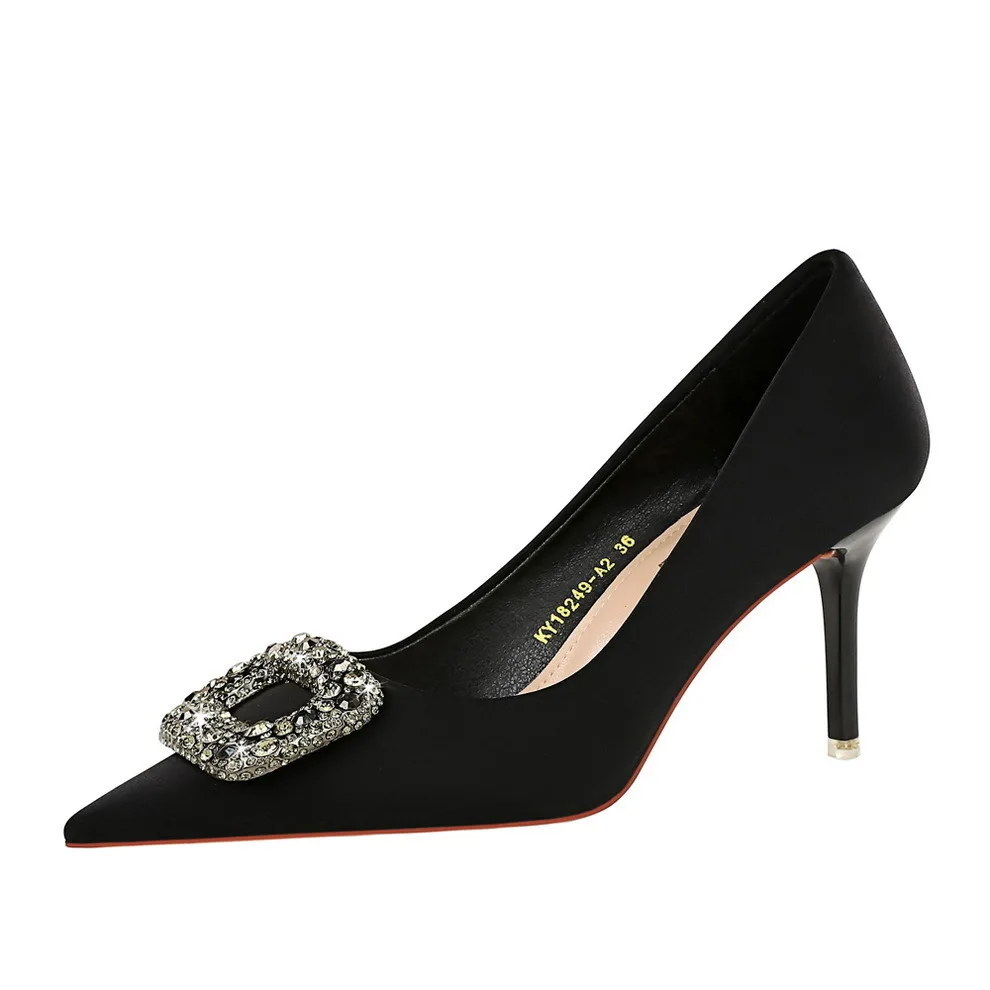 

Style Banquet Thin High Heels Heel Shallow Mouth Pointed Silk Metal Diamond Button Women's Single Shoes Ladies Wedding Pumps