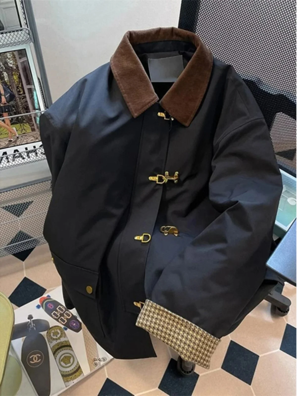 Retro American Corduroy Patchwork Thickened Men's Jacket Winter Casual Style Polyester Fiber Warm Long Sleeve Coat