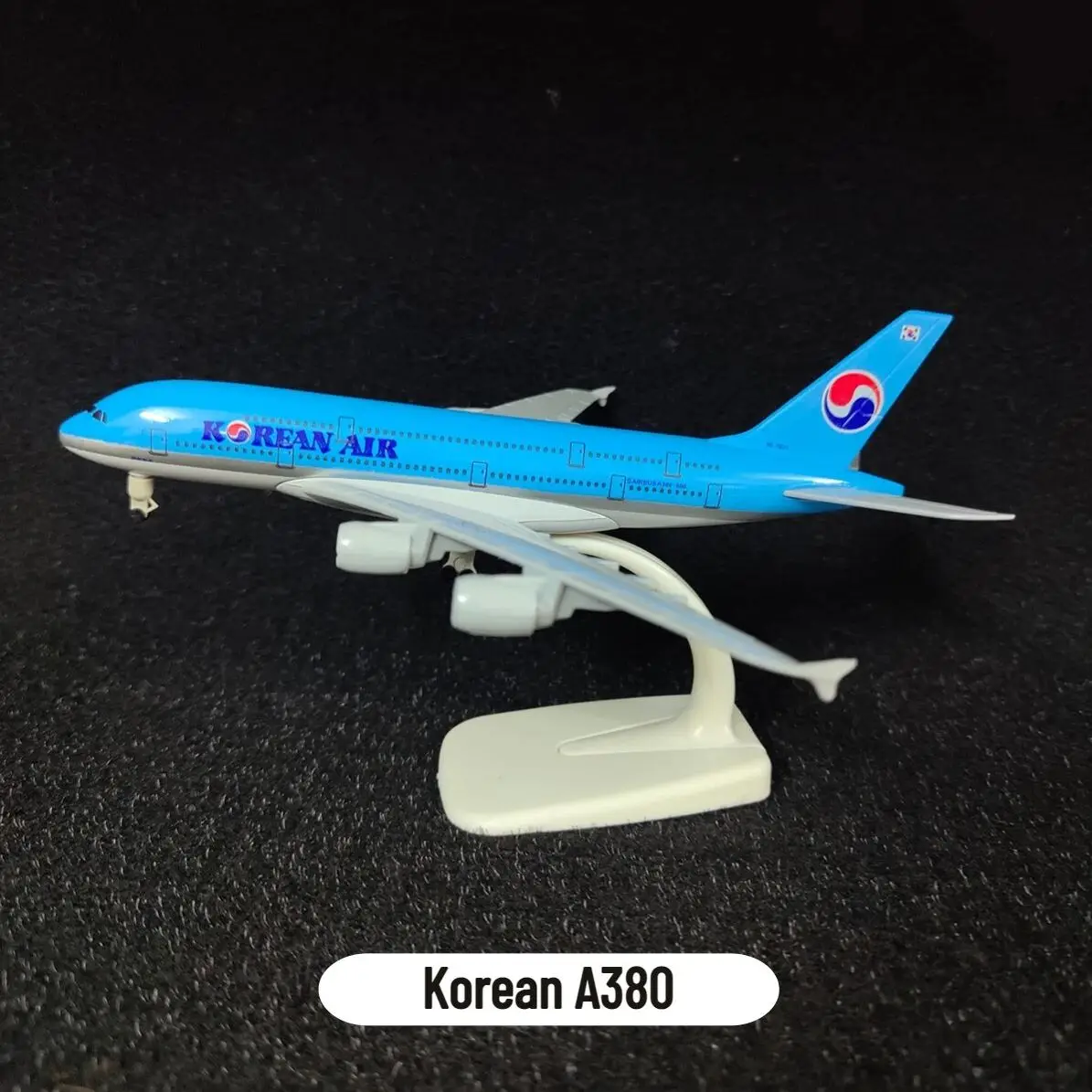 Scale 1:250 Metal Aircraft Replica, Korean A380 Airplane Aviation Model Miniature Art Office Home Decoration Kid Fidget Boy Toy