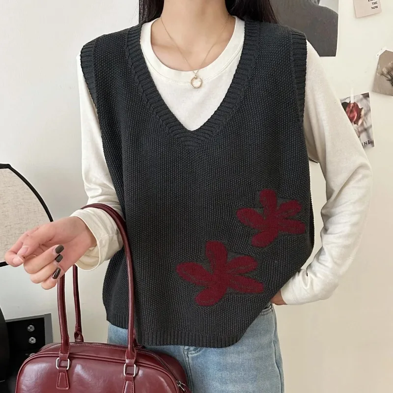 Women Retro Floral Jacquard Knit Vest V Neck Loose Sleeveless Cotton Blend Waistcoat For Layering