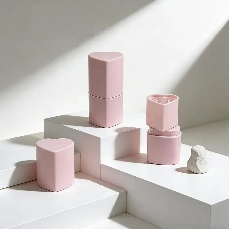 1 Stück leere Lippenstifthülsen in Herzform, glatte Oberfläche, robustes Kunststoffmaterial, ideal für DIY-Lippenbalsam-Bastelprojekte. – Detail 1