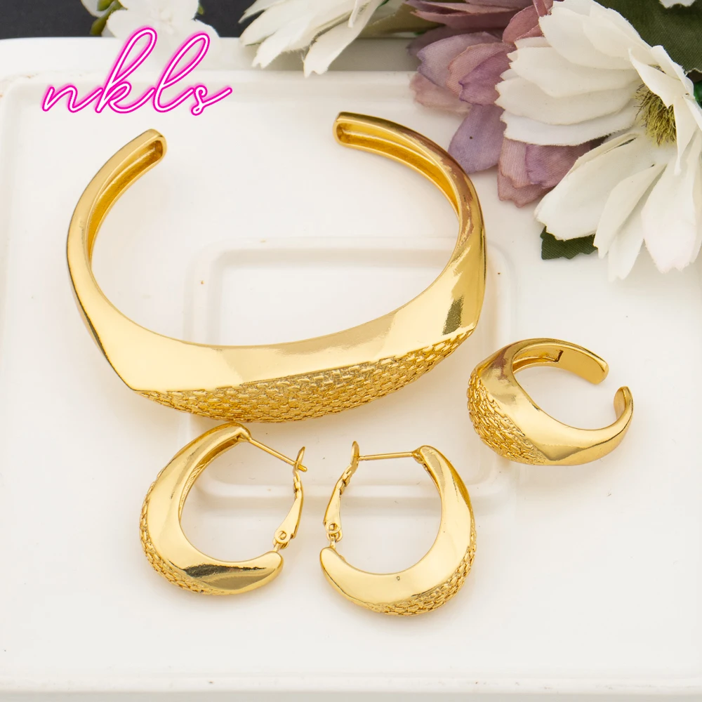 Joyería de estilo minimalista a la moda, brazalete para mujer, pulsera, pendiente de aro, anillo, conjunto de joyería chapada en oro de 18 quilates, regalo de uso diario para fiesta