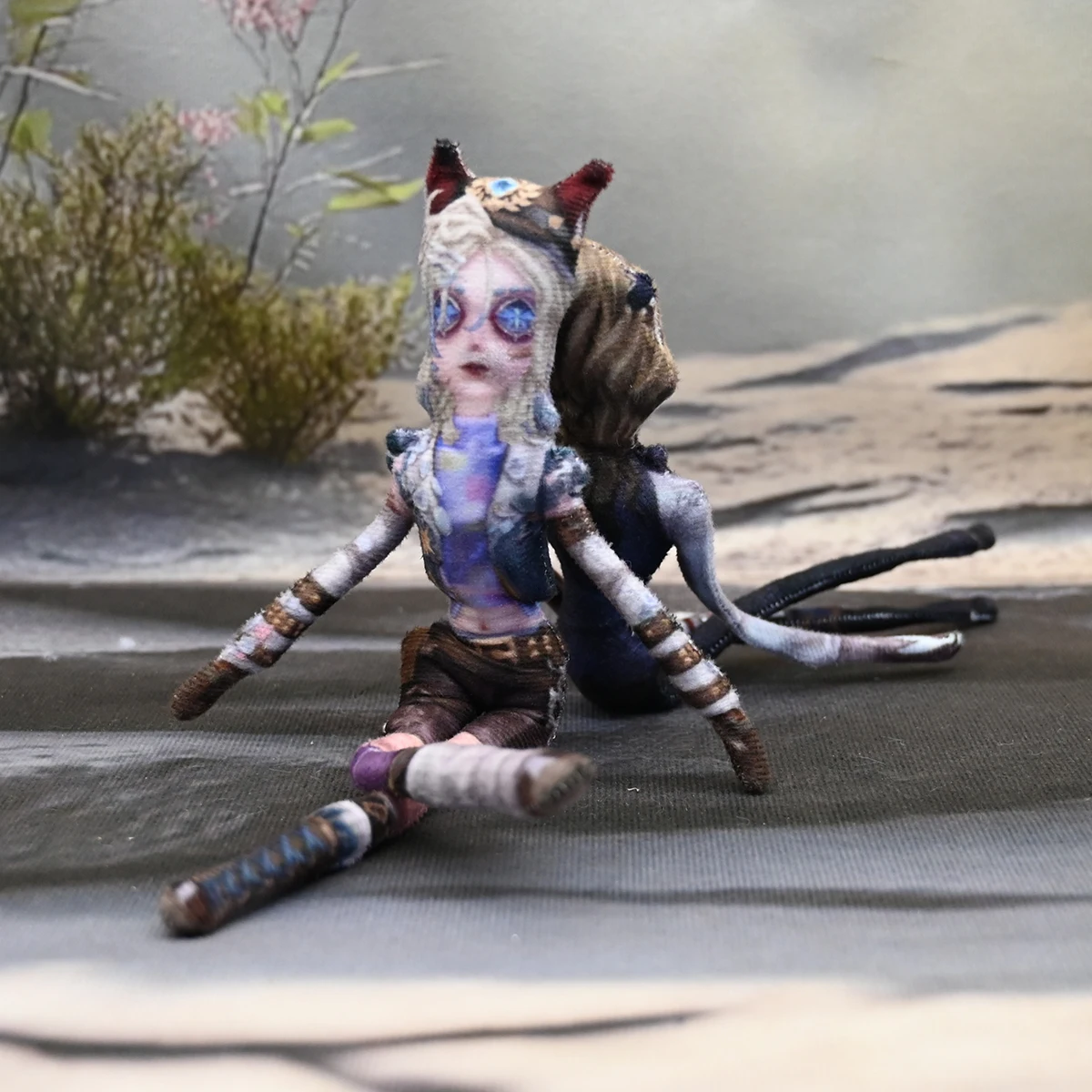 28 centimetri Gioco Identità V Peluche Bambola Anime Marcus Thorne Amanda Gathis Figura Morbida Farcito Giocattolo Cosplay per Il Regalo