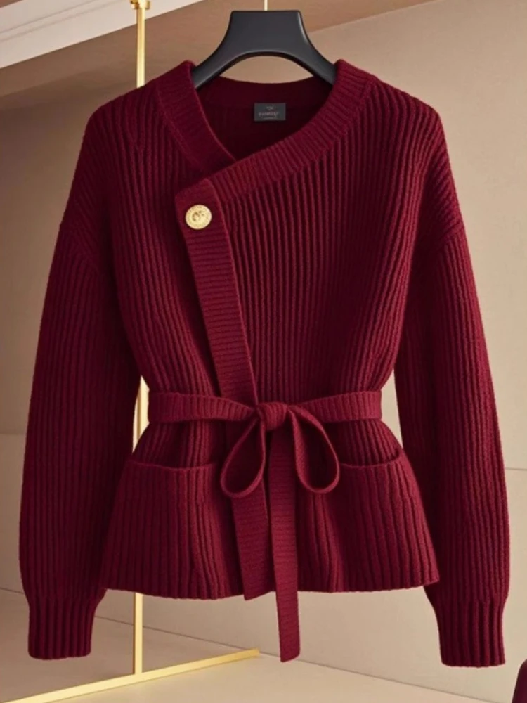 

Autumn Winter New Women's Sweater Luxurious Knitted Long Sleeved Round Neck Fashionable Casual Single Breasted Warm Sweater Top