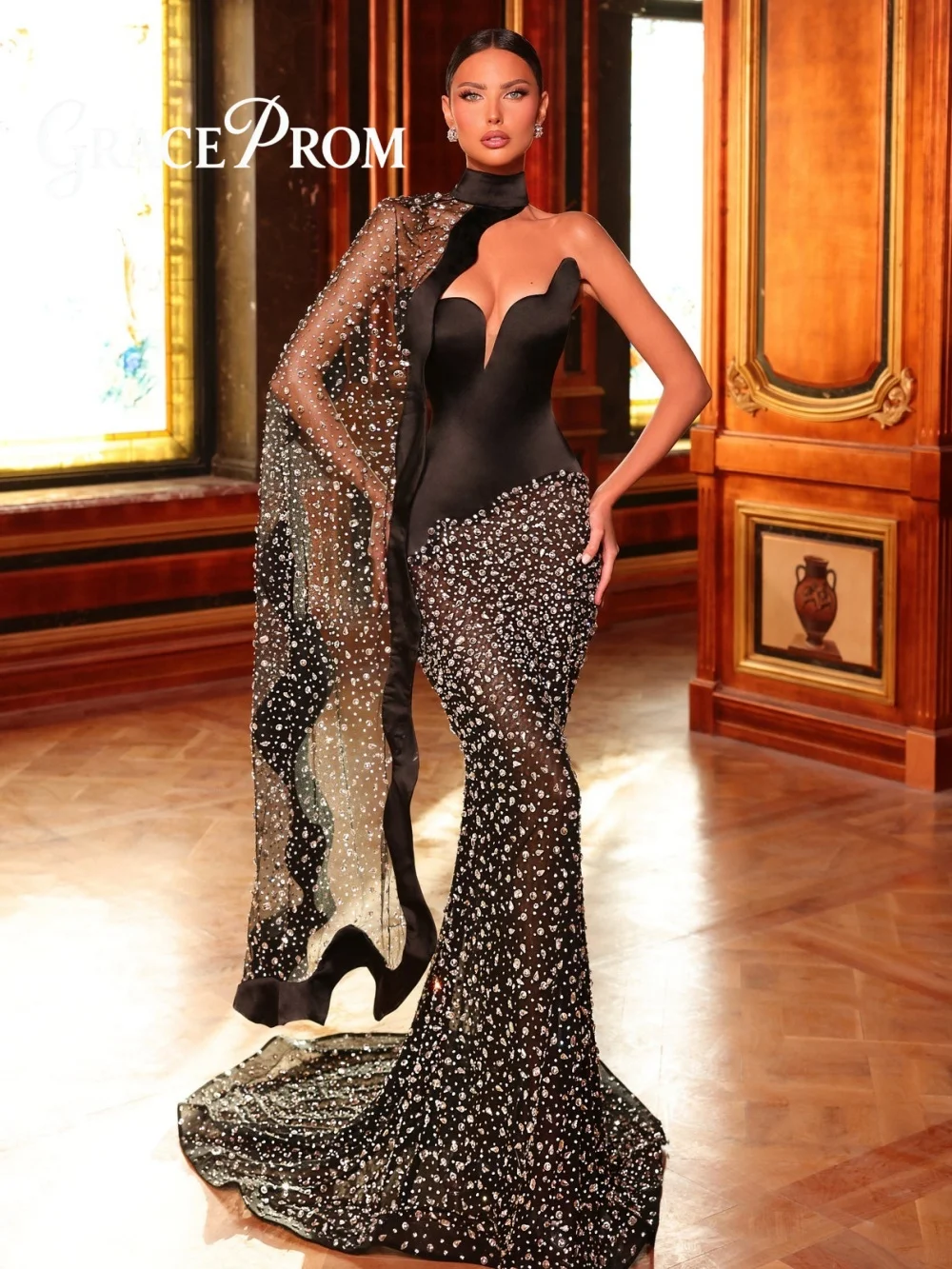 

Elegant High Neck Sweetheart Deep V Evening Dress 2026 Luxurious Crystal Carpet Gown Fashion A Line Floor Length Party Gown فس