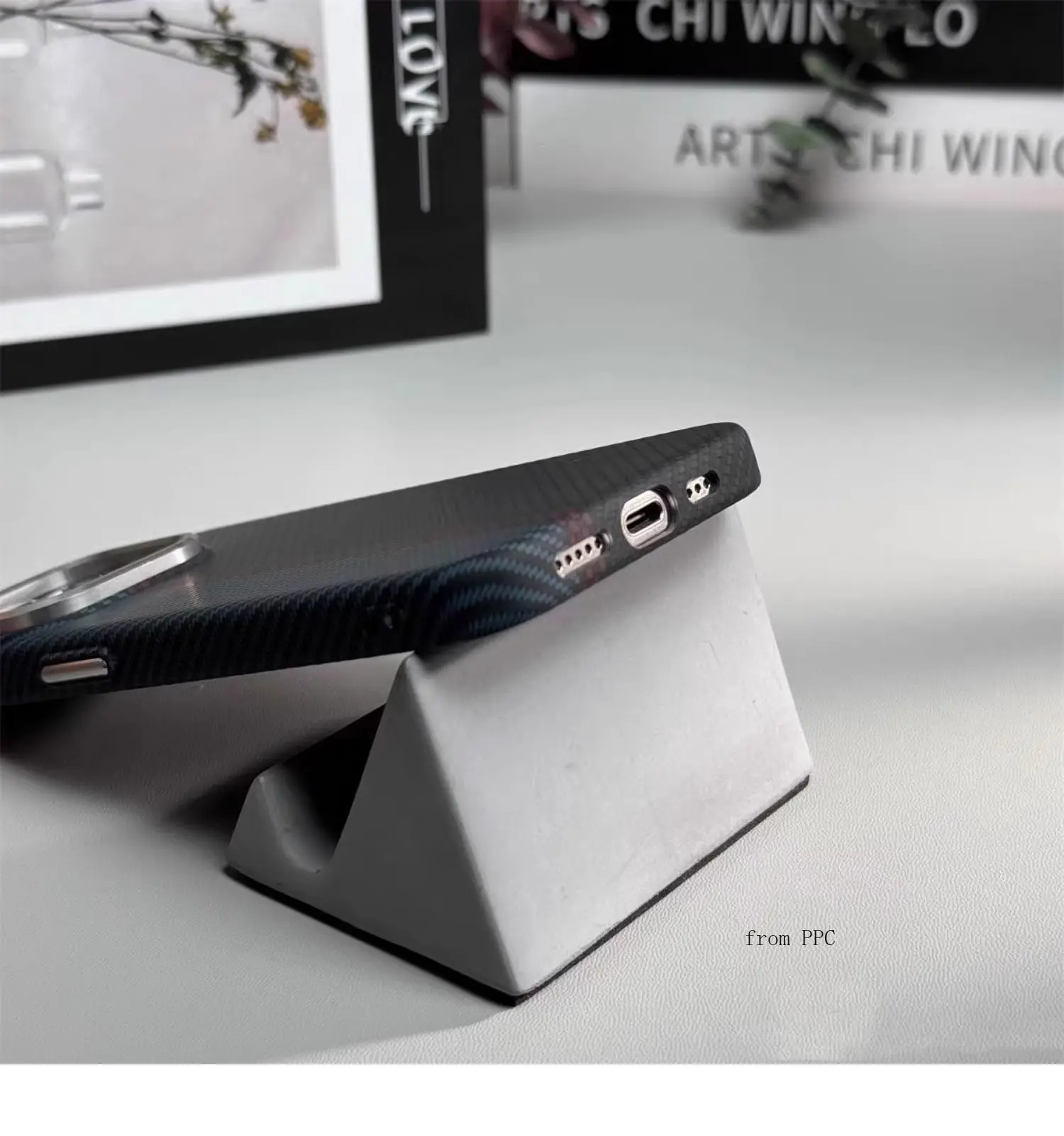 Custodia iPhone 14 MagSafe MagSafe con motivo in fibra di carbonio