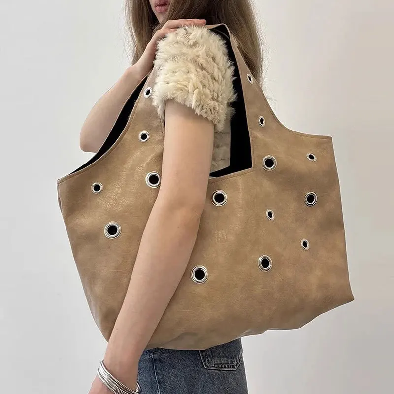 

Fashionable Large Capacity Hollow Rivet Handbag for Women Luxurious Soft Nylon Shoulder Bag Trendy Shopping Wallet