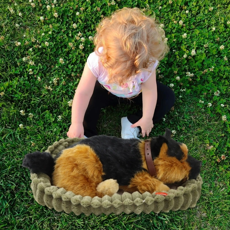 Schlafendes Hundespielzeug, realistisches schlafendes Plüsch-atmendes Hundetier, Puppen, ausgestopftes gefälschtes für die