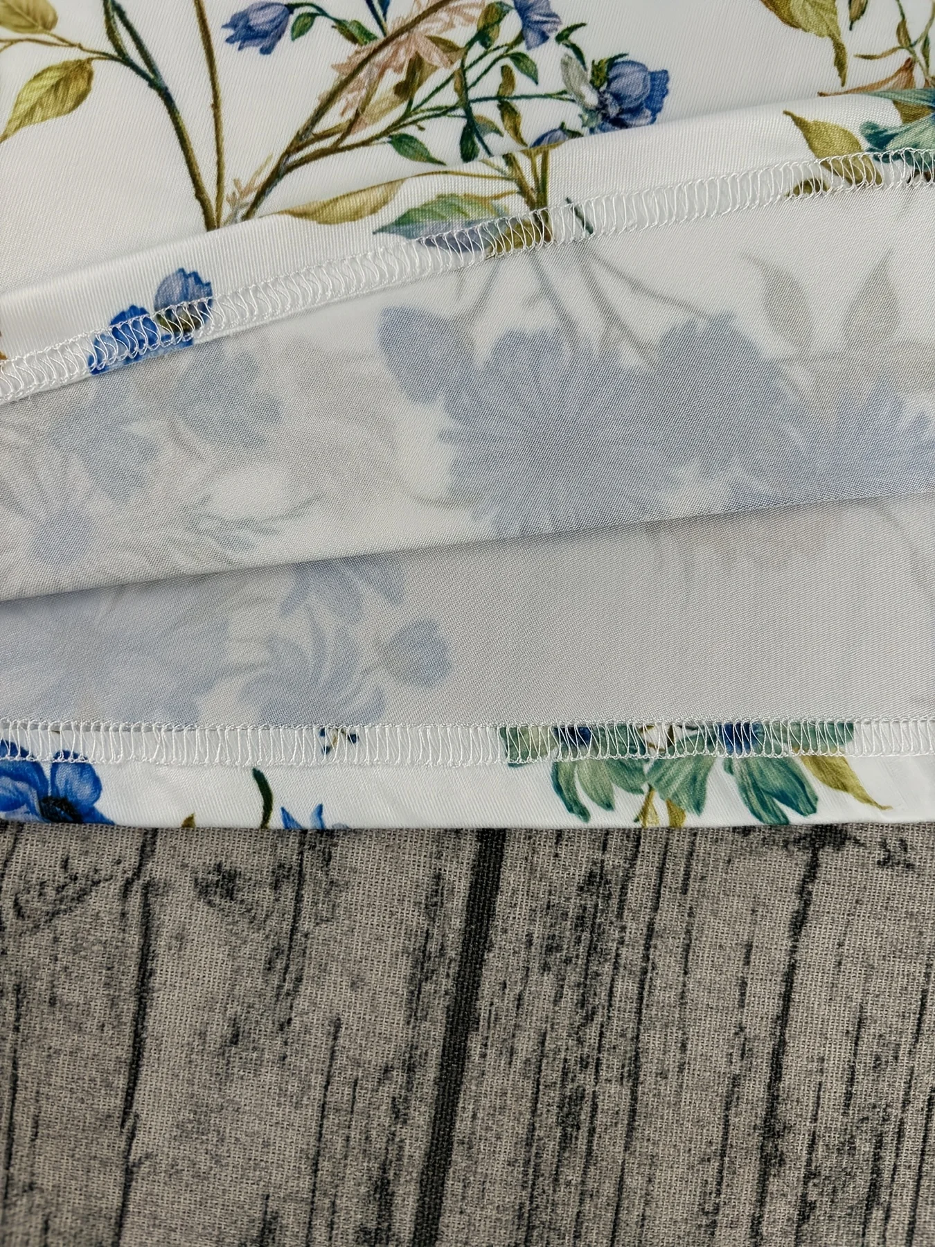 تنورة Luxy Trio أنيقة بطبعة زهور على شكل حرف A للنساء عالية الخصر بطول منتصف الفخذ، تنورة لجميع المواسم