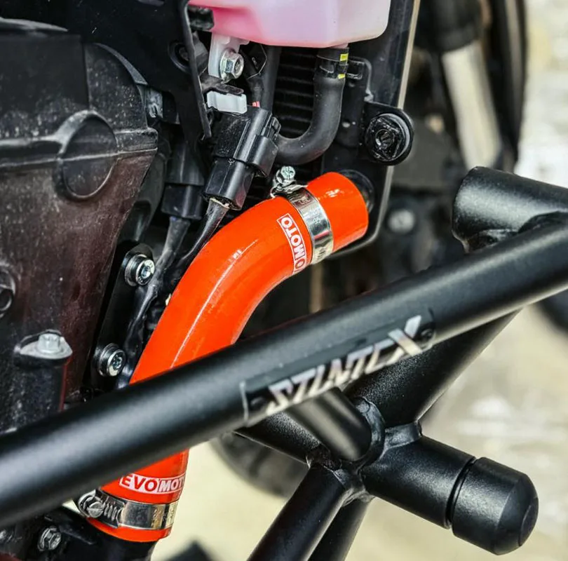 Suitable for KTM DUKE790/890ADV/Chunfeng 800NK/800MT silicone radiator coolant hose set, complimentary clamp.