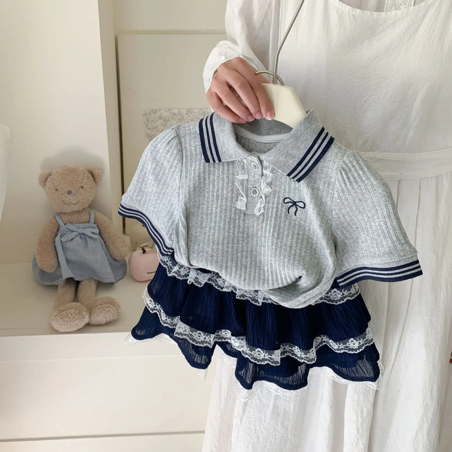 

Girls' Suit 2025 Summer New Korean College Style Lapel Collar Short-sleeved T-shirt Children's Lace Skirt Culottes Two-piece Set