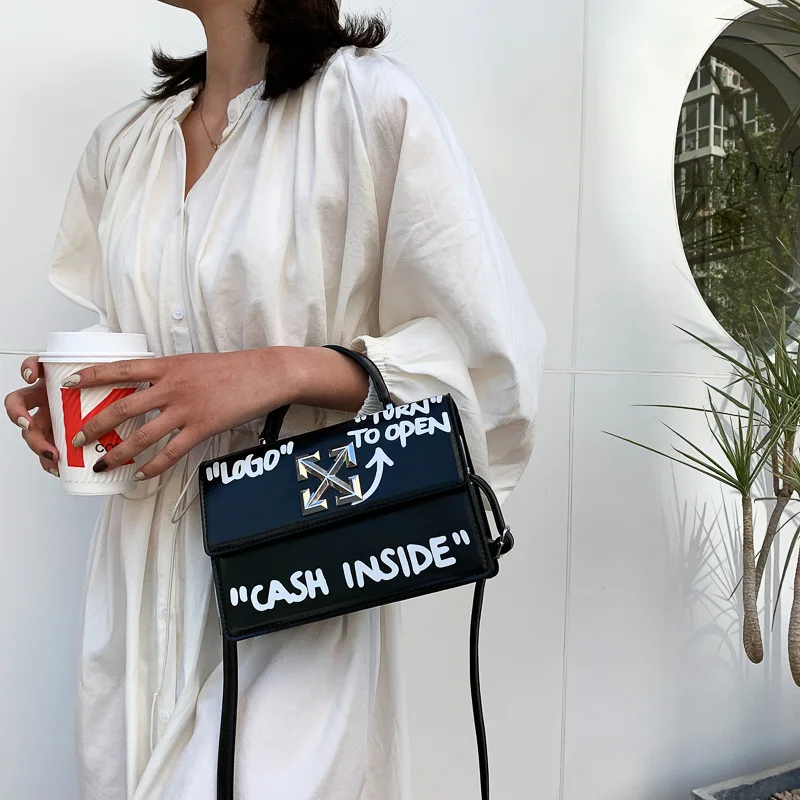 

Уникальная мини-сумочка квадратной формы для женщин, повседневная сумка с верхней ручкой, стильная сумка через плечо для осеннего сезона.