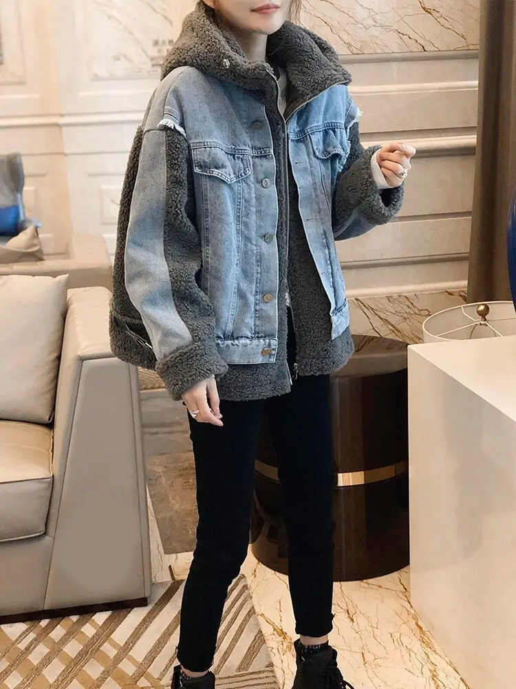 

Thickened denim spliced hooded jacket for women autumn/winter 2025 new item fashion design fake two-piece plush coat