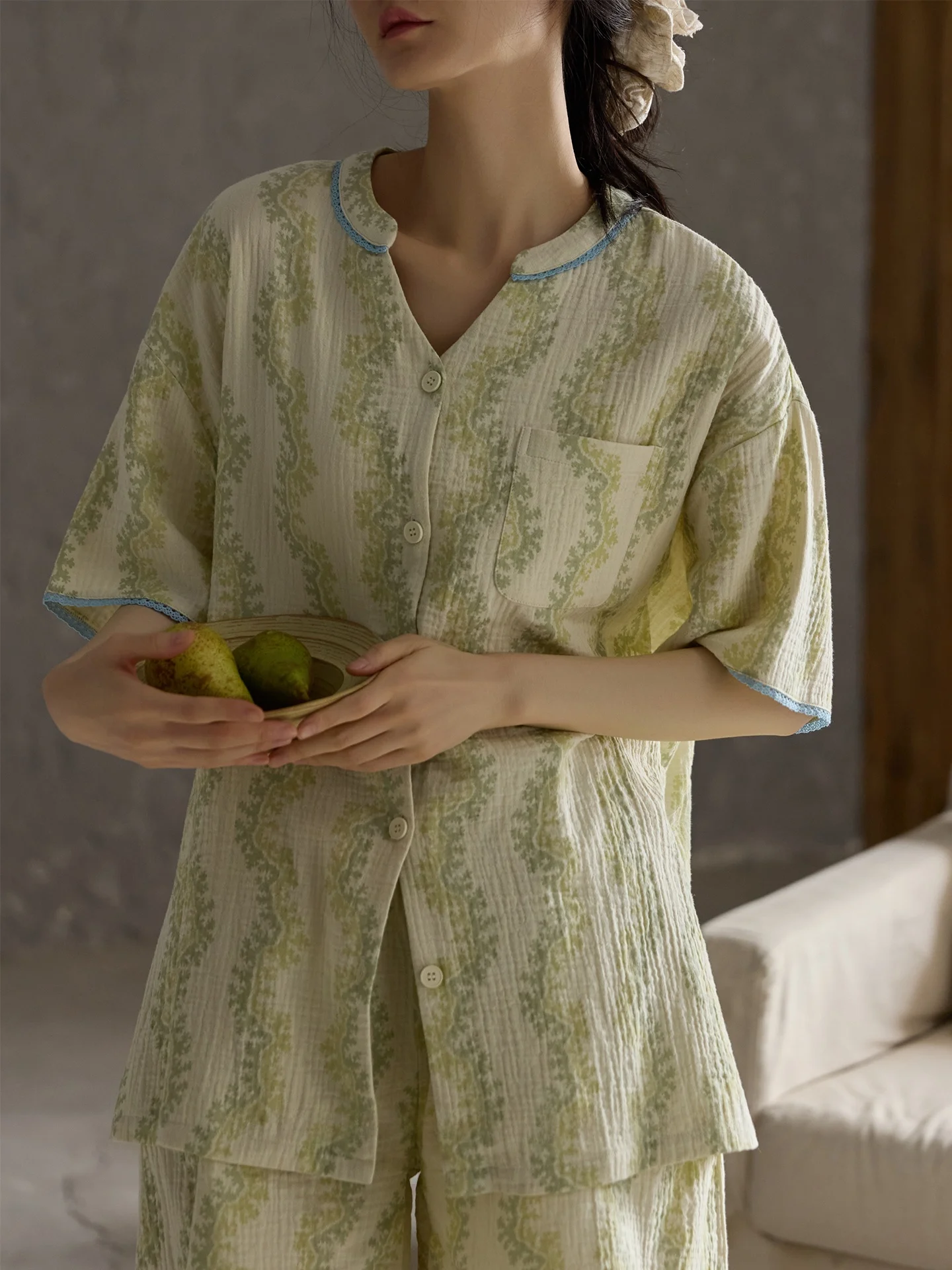 pyjama-d'ete-pour-femme-chao-wei-ni-manches-courtes-pantalon-court-en-gaze-de-coton-pur-avec-coussinet-de-poitrine-integre-en-coton-doux-raye-rafraichissant…