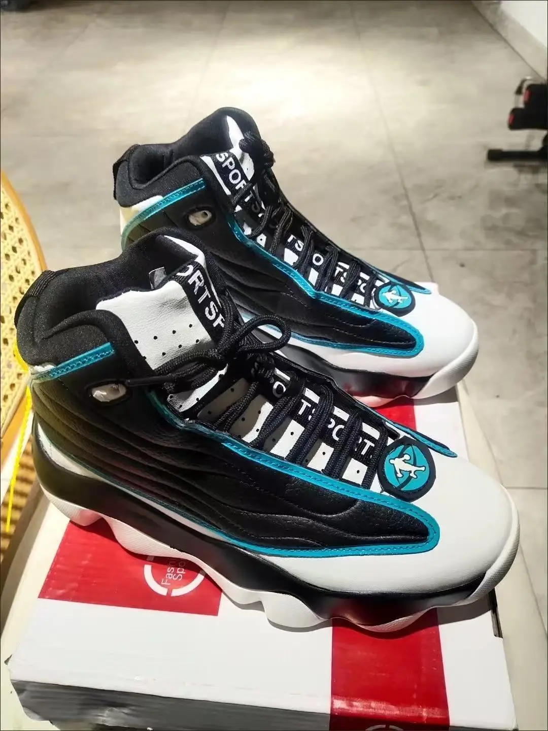 

Men's casual outdoor sports classic practical anti-slip wear-resistant fashionable soft comfortable basketball shoes versatile