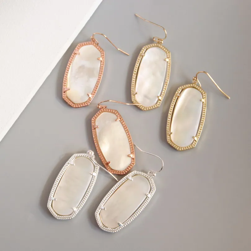 Medium Oval Natural WhiteMother Pearl Shell Drop Dangle Earrings Women Luxury Designer