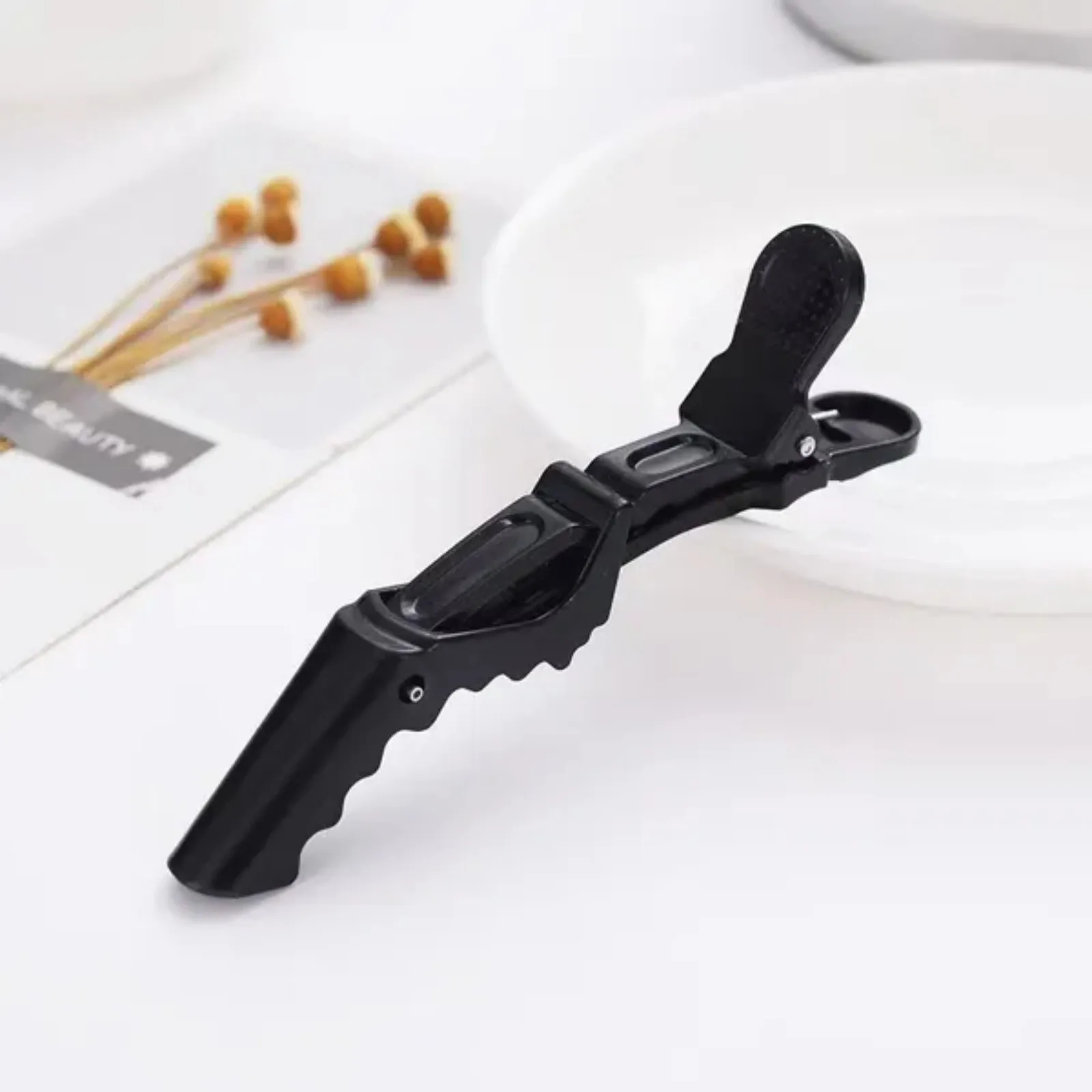 Specialized crocodile clips for hair salons, hair clips, hair combs, seamless clips, duckbill clips, long-mouth clips, heat dyeing zone tools, bang clips (6 pieces)