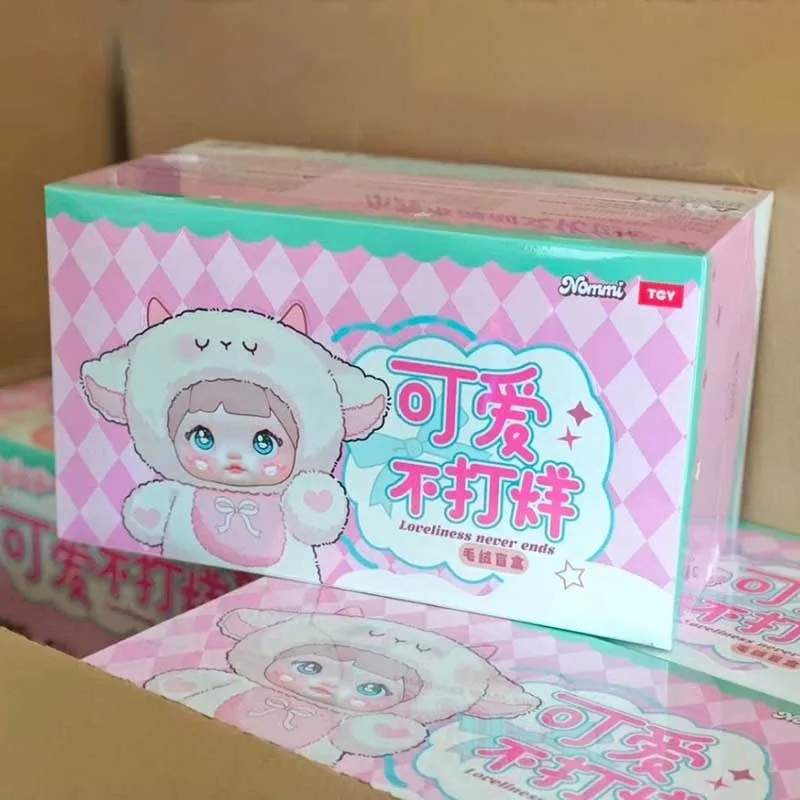 

Милая незакрывающаяся серия плюшевая глухая коробка Nommi в случайном порядке с торцевой коробкой из 6 упаковок высотой около 21 см