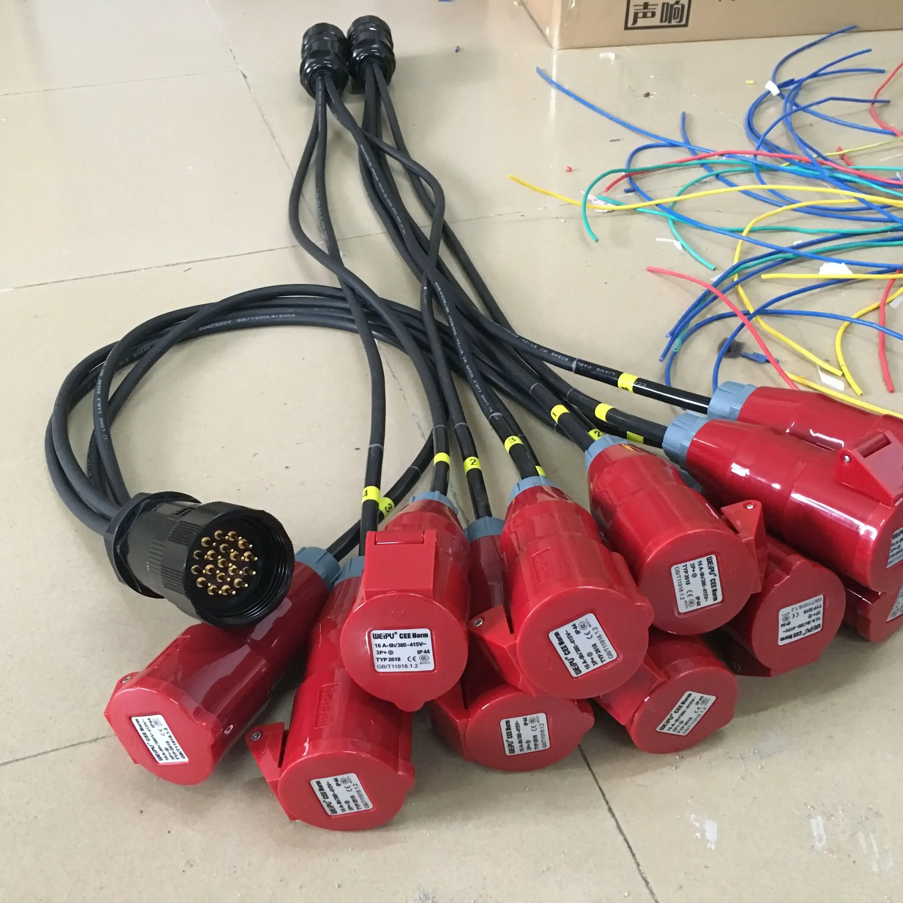 Customized power cable 19 core socapex to 4 way 16a connector outlet breakout cable