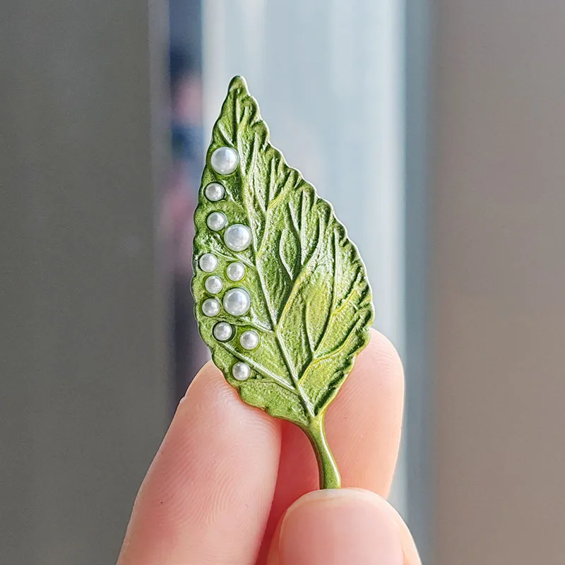 Creative Fresh Three-Dimensional Leaves Pearl Brooches For Women Trendy Lotus Flowers Bouquets Brooch Pins Party Jewelry Gift