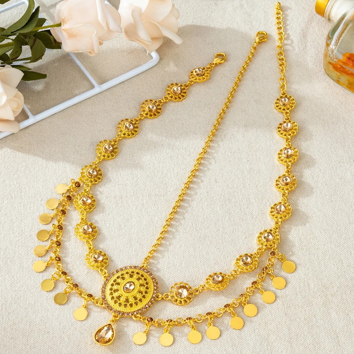 

Индийская цепочка на голову для женщин, в арабском стиле, с золотистыми монетами, кисточками и стразами, свадебный головной убор