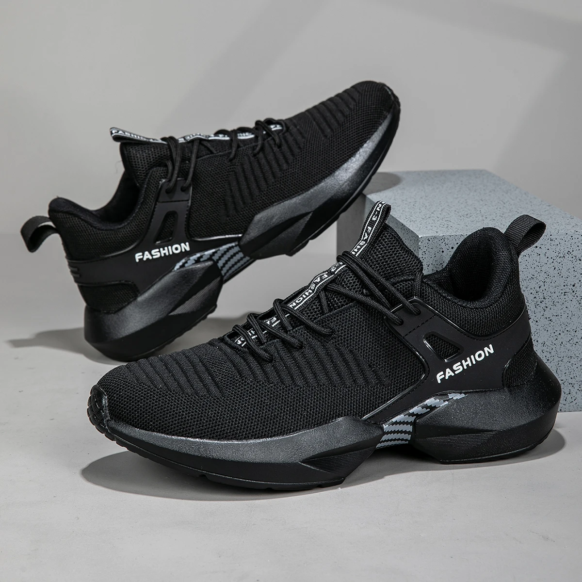 

Hot Sale Running Shoes Men's Summer Sneakers Lightweight Breathable Black Mesh Sneakers Men Comfortable Sports Tennis Shoes 45