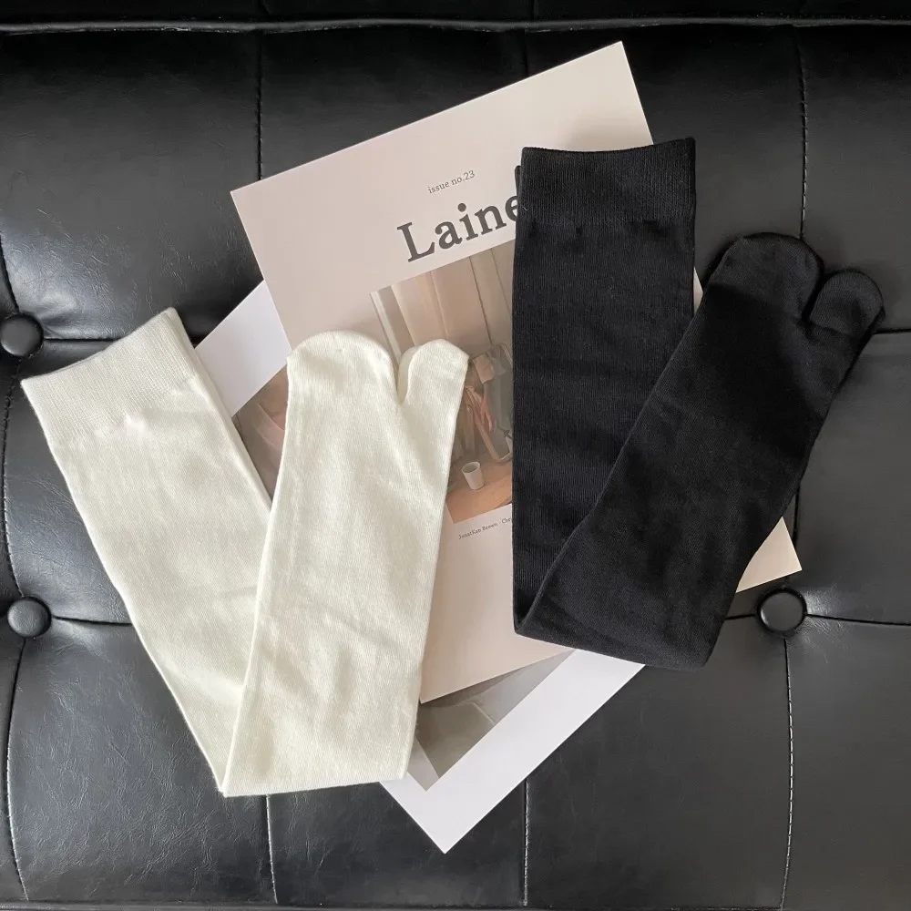 Cotton Split Toe Woman Long Socks Solid Color Classics Comfortable Two-Toed Japanese Harajuku Women High Tube Tabi Sox Stockings