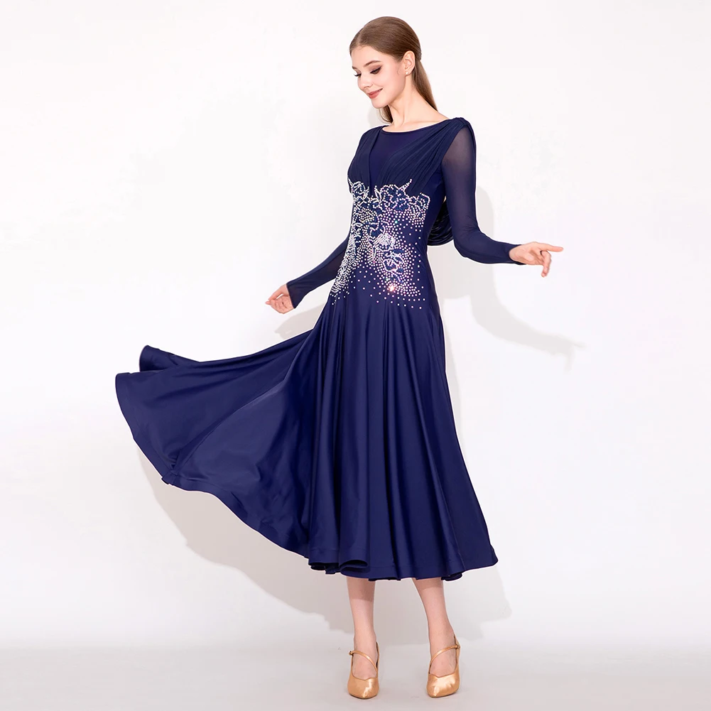 Moderne Tänzerin-Performance-Kostümshow, bestickter Walzer, tibetisches blaues Langarm-Übungskleid, Rundhalsausschnitt, Strasskleid