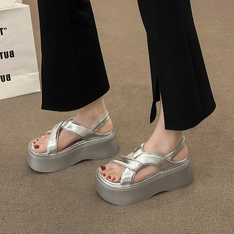 صندل مسطح مفتوح من الأمام للنساء ، صنادل عصرية للسيدات ، فستان بتصميم كلاسيكي خارجي ، صيف ، جديد ، من من من من من من من من من من الخارج