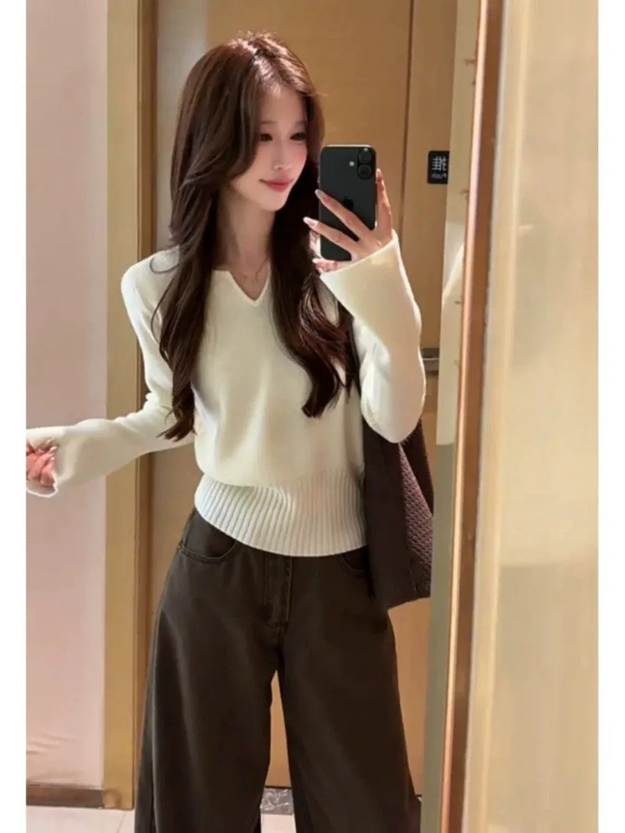 White V-Neck Bell Sleeve Knit Base Layer Sweater Autumn Winter New Style Inner Wear Top High Waist Standard Fit Korean Style