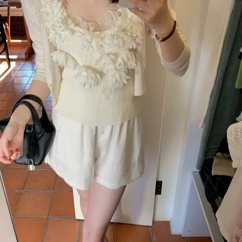 

Three-dimensional Flower Stitching Lace Camisole Women's Style Top Bottoming Shirt