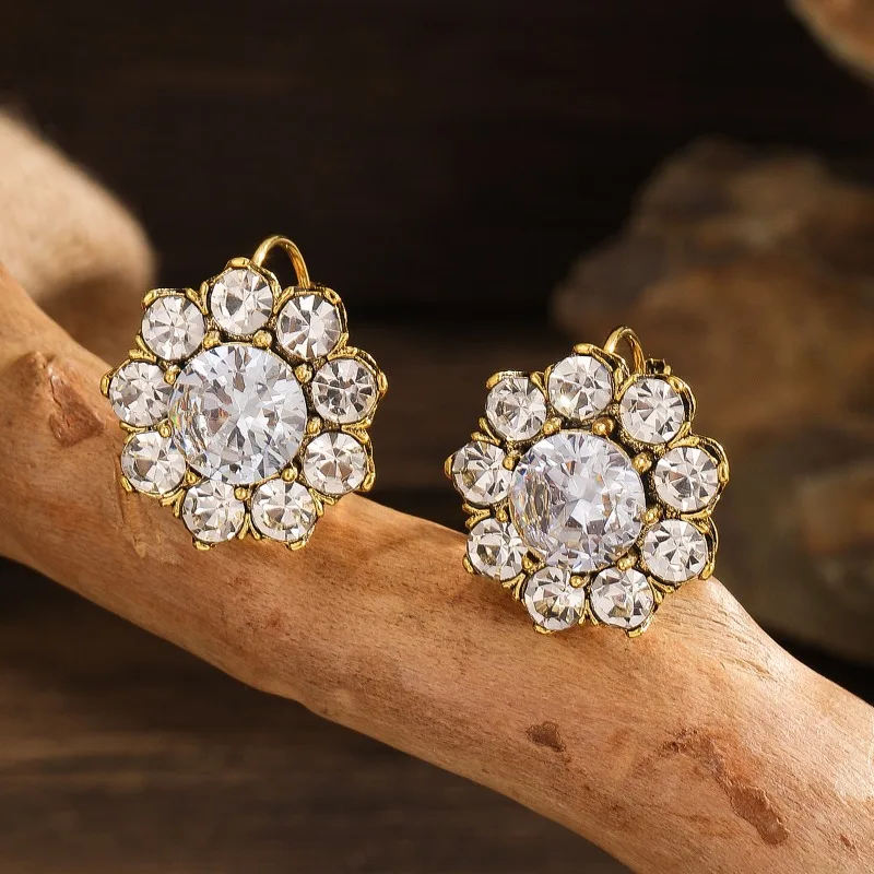 

Attractive Round Gold Color Inlaid White Stone Dangle Earring for Women Trendy Party Engagement Wedding Earrings Jewelry