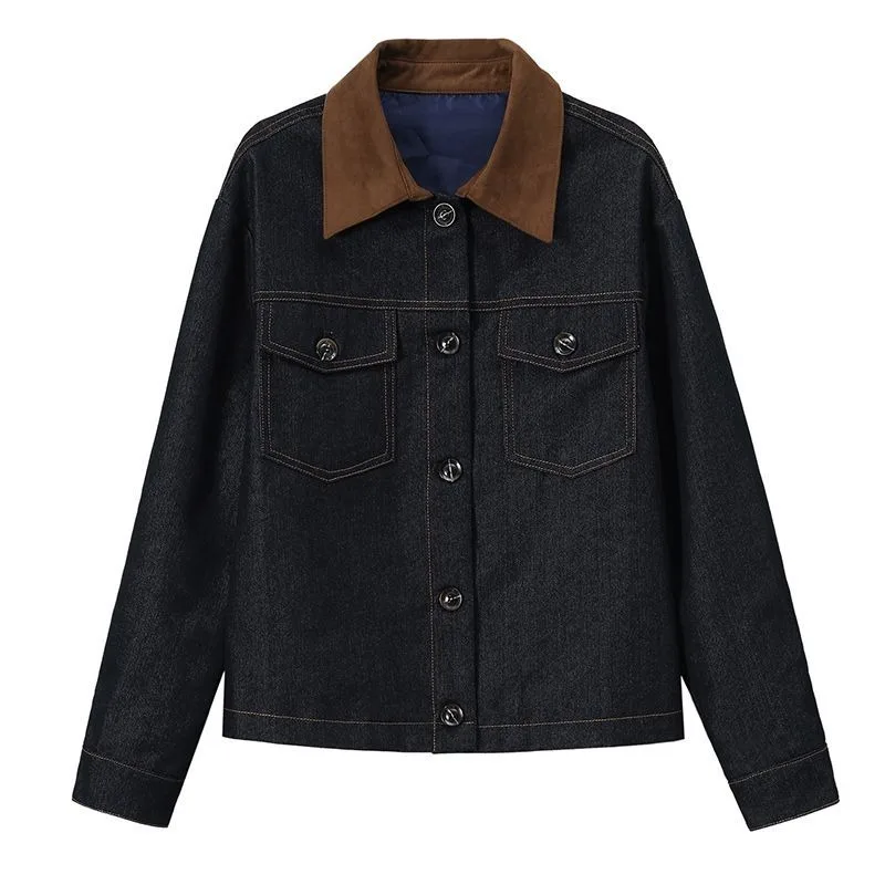 

Новая джинсовая короткая куртка для женщин среднего возраста: свободный крой, стройнящий эффект, омолаживающий и уменьшающий объем, модный дизайн.