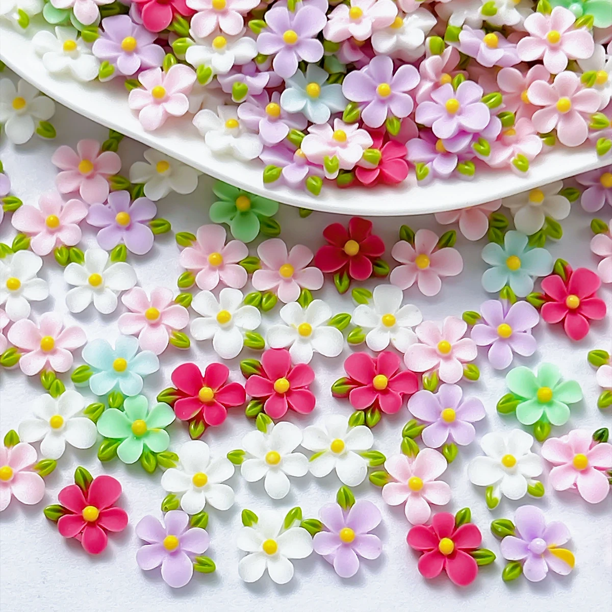50PCS Solid Color Sweet Gardenia Resin Nail Charms 3D Minimalist Simulated Flowers Nail Art Decorations for DIY Nails Materials