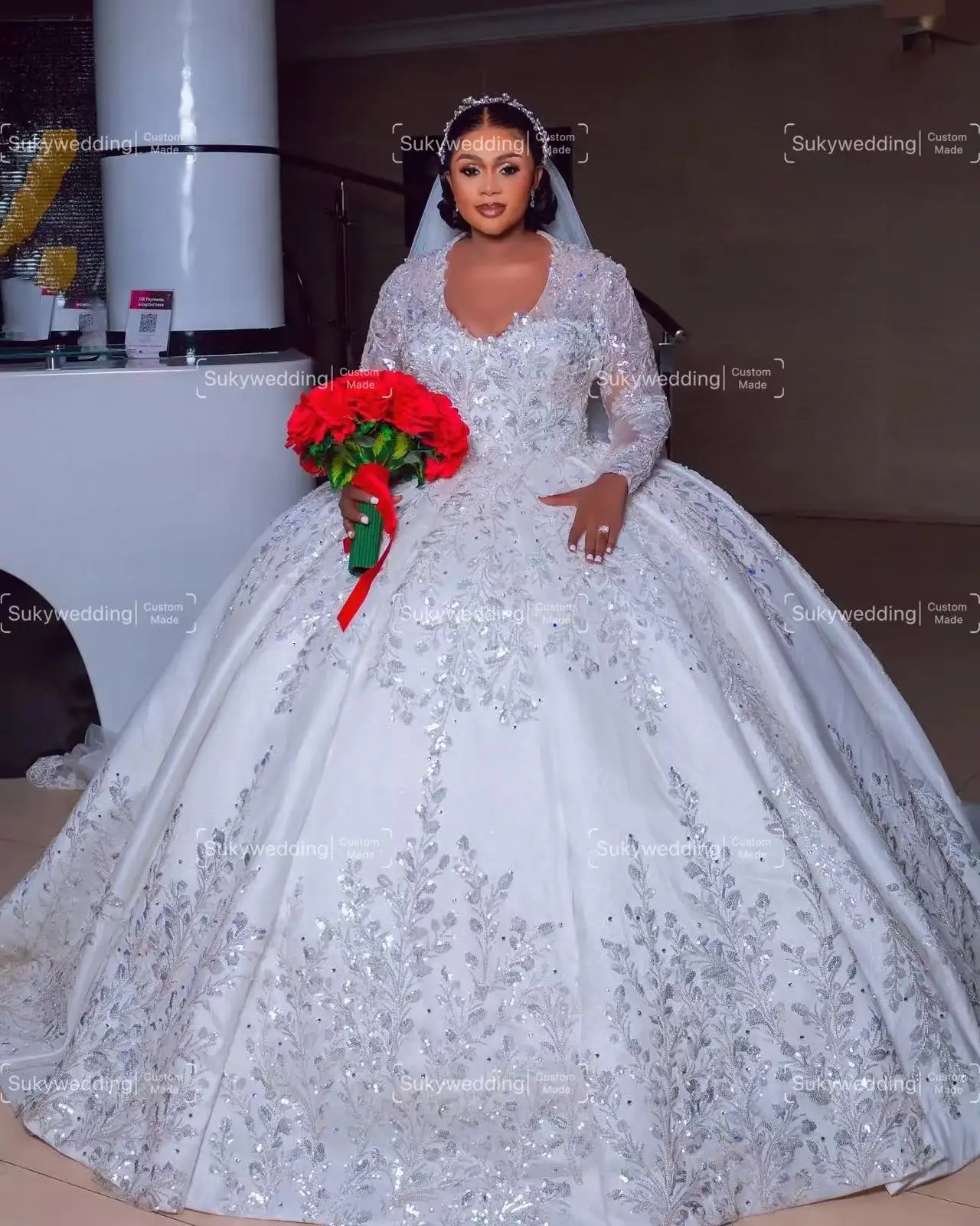 Sparkly Princess Ball Gown Wedding Dresses Long Sleeve V neck Luxury Applique Sequins Beads Bridal Gown Outfit Customized