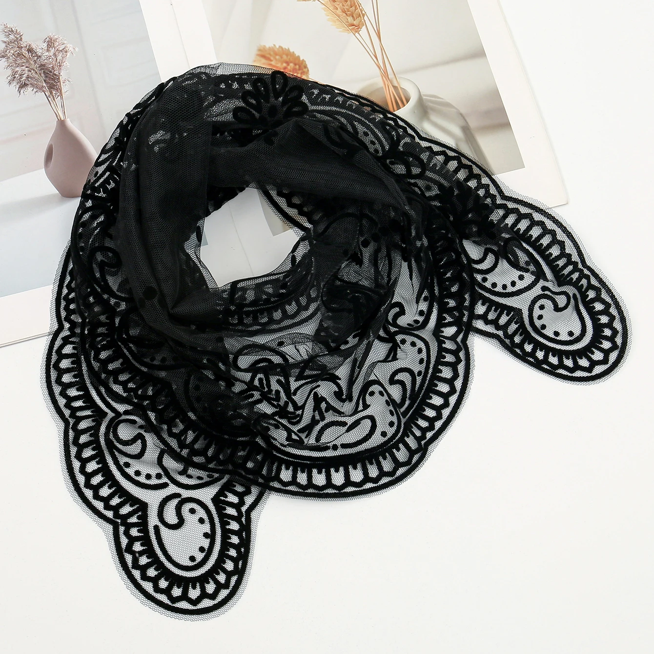 Neue Ankunft Spitze Embriodery Schal Klassischen Spanischen Stil Spitze Mantilla Stickerei Dreieckigen Katholischen Kirche Schleier Für Frauen – Detail 3