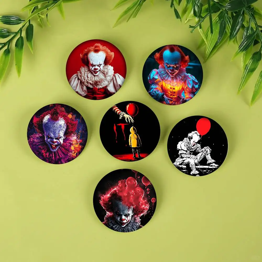 فيلم الرعب It P-Pennywise مهرج أنيمي صفيح دبوس زر مخصص أنيمي دور المدرسة القديمة بروش الكرتون طوق شارة مجوهرات هدية #1