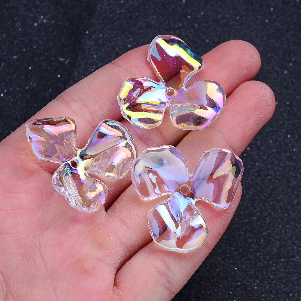 20 Stück Transparente Farbverlauf-Acrylblumen mit Dreifachblättern, Großpackung Abstandsperlen für DIY-Bastelarbeiten und Schmuckherstellung, 35*30MM – Detail 2