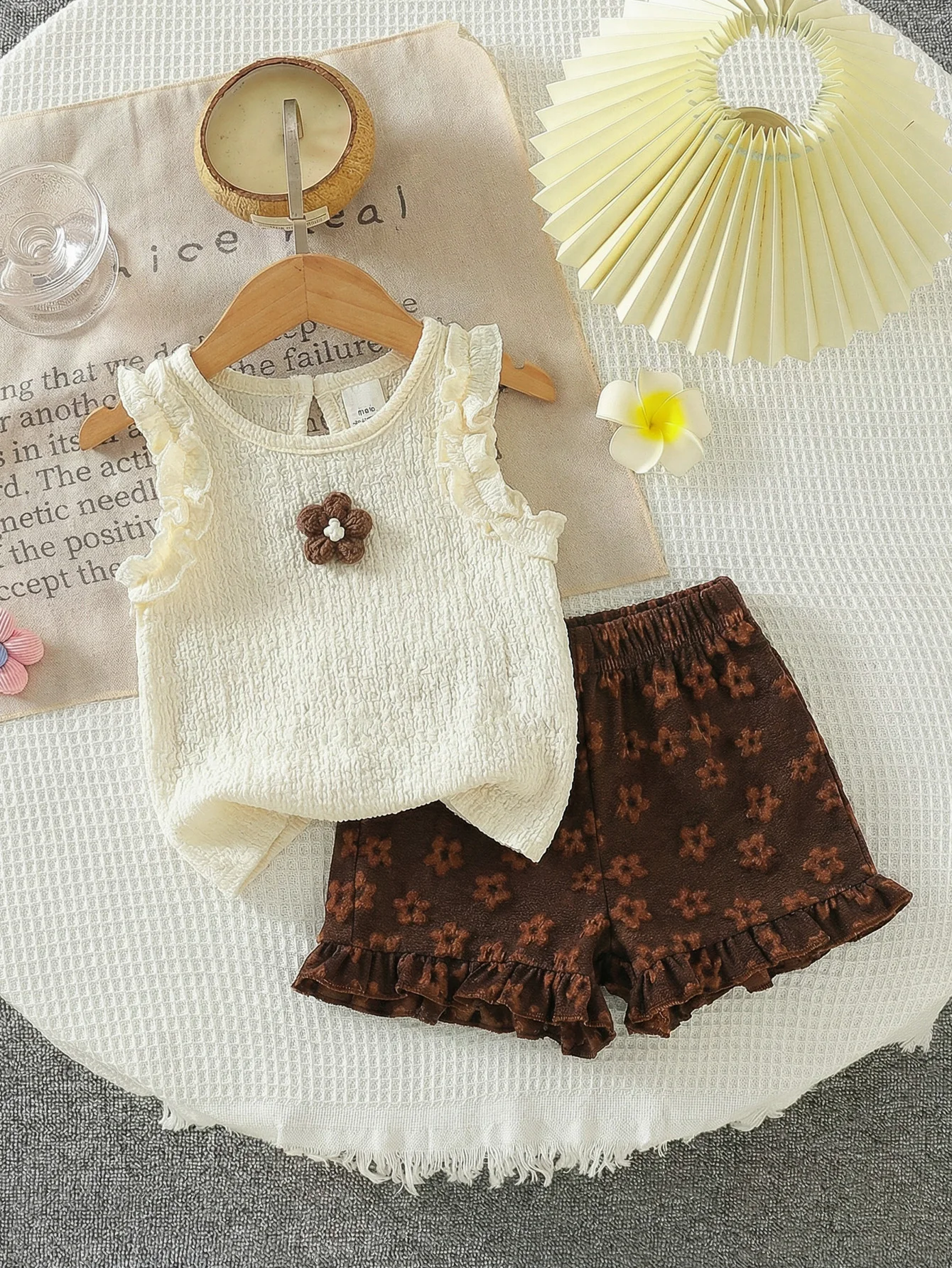Summer Fresh Sleeveless Floral Tank Top + Floral Print Shorts Two-Piece Set, Adorable Design Ideal for Baby Girls’ Summer Outing