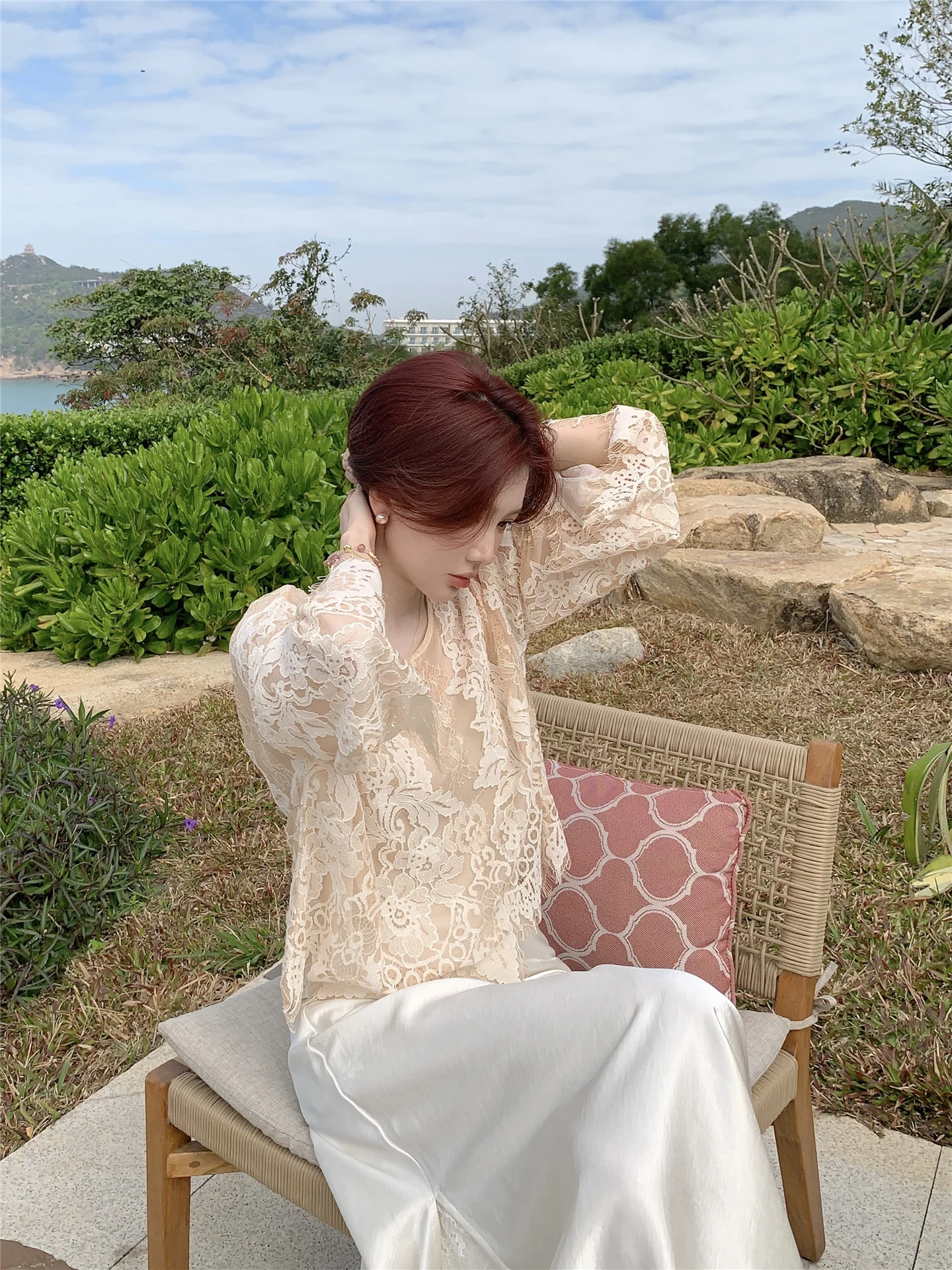 

Ele Simple Faion Spring Hollow out Lace irt Women's Top Luxury Sle Cotton Nylon Blend Long Sve Breathable