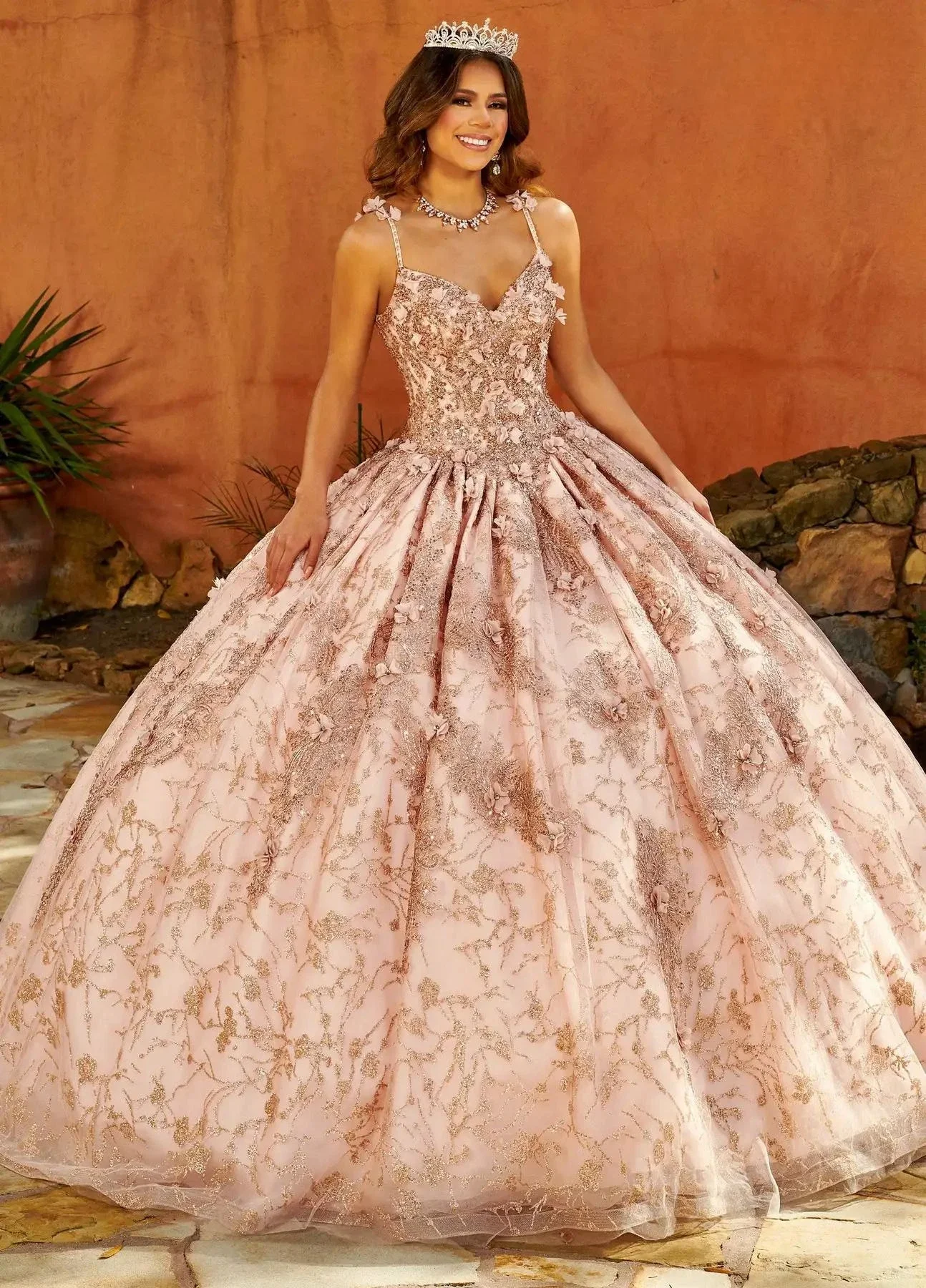 

Rose Gold Beading Quinceanera Dresses Spaghetti Neck Floral Sequined Sweet 16 Prom Dress Party Wear Pageant Evening Gowns