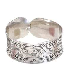 Tibetan Silver Metal Open Cuff Bangles for Women Bohemian Carved Flower Vintage Wrist Bangles Gypsy Tribal Indian Party Jewelry