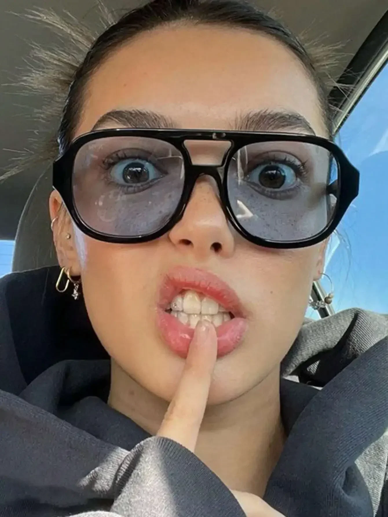

1 Pair Square Personalized Classic Fashion Glasses, Women's Beach Accessory, Basic Style, Suitable For Autumn/Winter Outfits, Bu