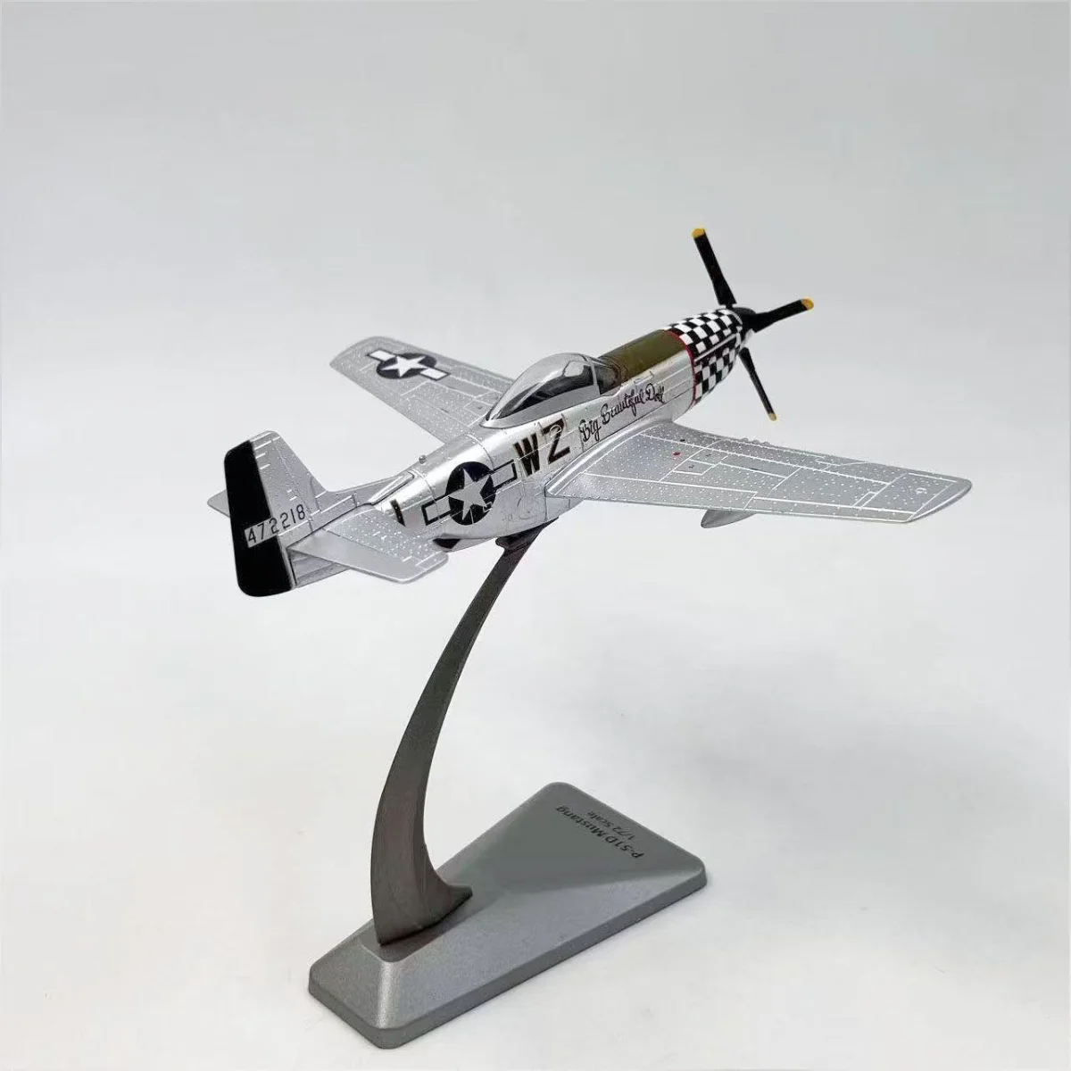 Pressofuso in scala 1:72 della Seconda Guerra Mondiale Forze alleate US Army Aviation P-51D Mustang Fighter Modello di aereo in lega Giocattolo da collezione Regalo