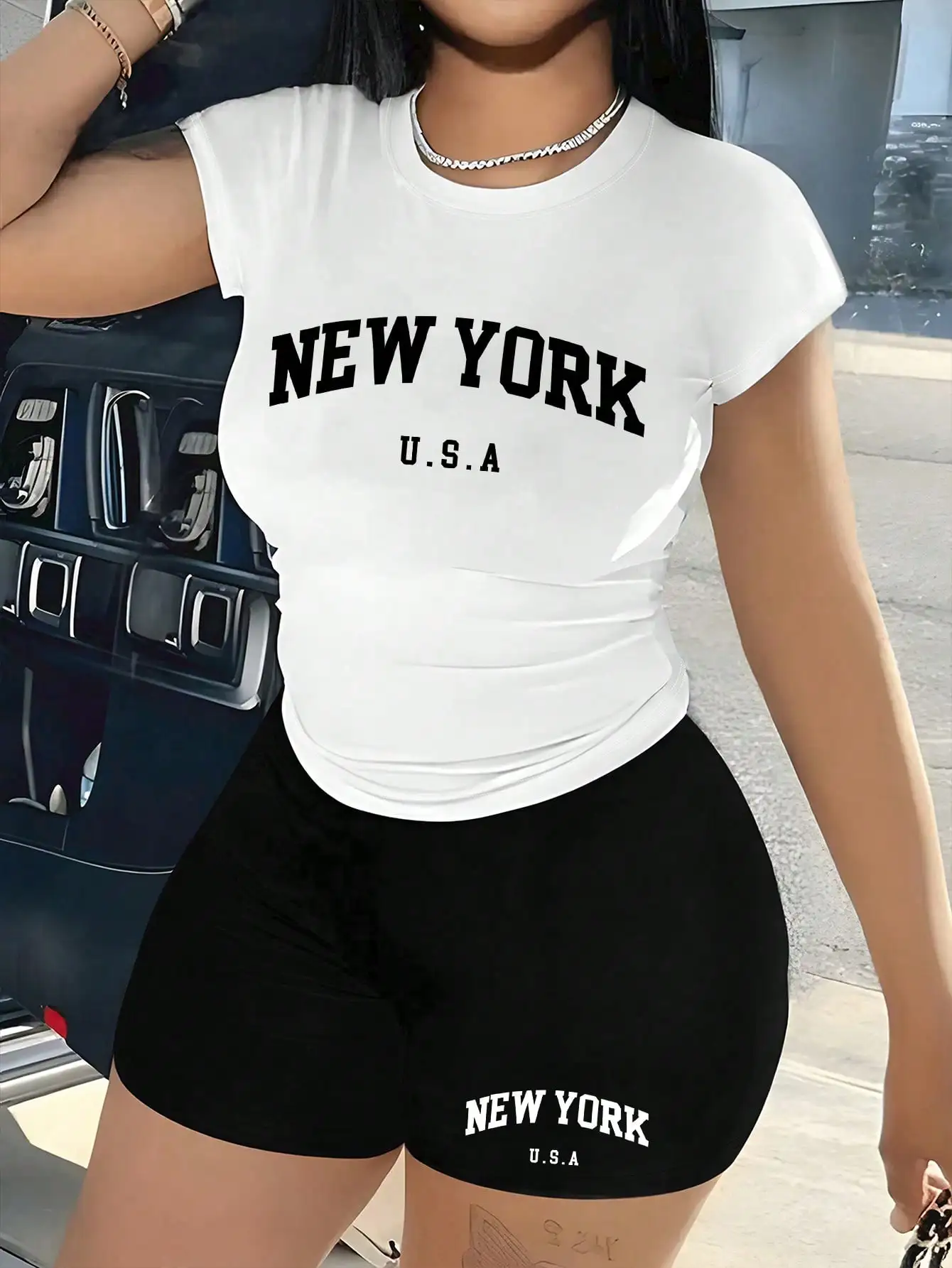 Set di 2 t-shirt da ciclismo e pantaloncini da ciclismo con stampa di lettere New York da donna, outfit casual estivo