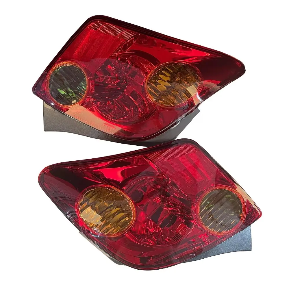 Car Tail Lights Turn Brake Lamp for Toyota IST Ncp61 2002 to 2009 52-153 52-056