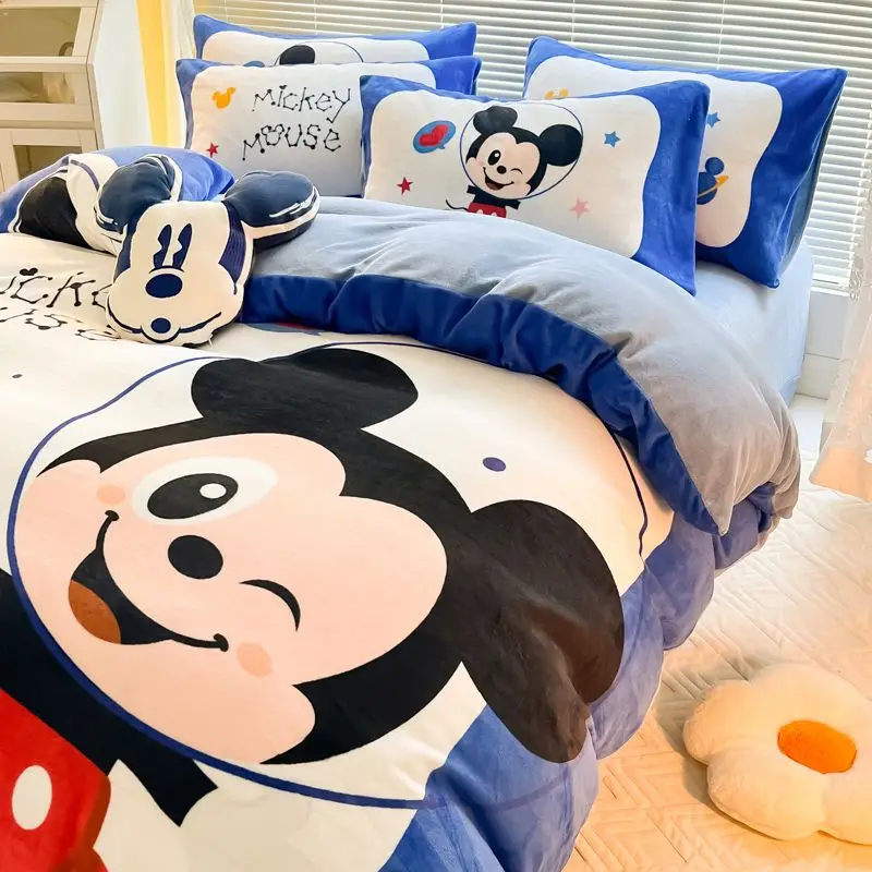 Donald duck Daisy Pooh Bear Lotso Buzz Lightyear Mickey fun cartoon print soft and comfortable milk velvet bedding set of four