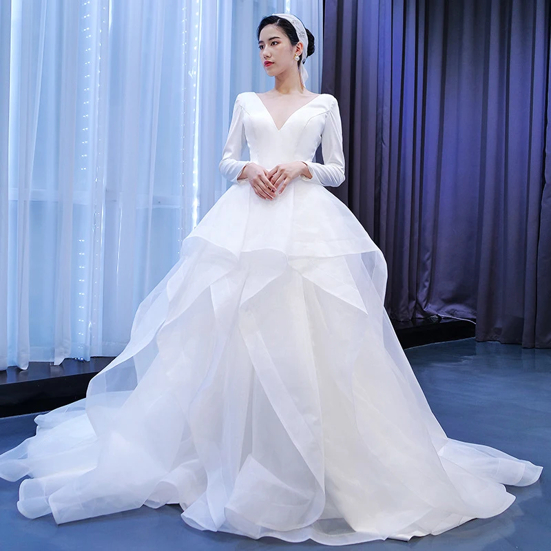 

Romantic V-Neck Long Sleeve A-Line Wedding Dress New Graceful Ruffles Organza Court Train Princess Bride Gown