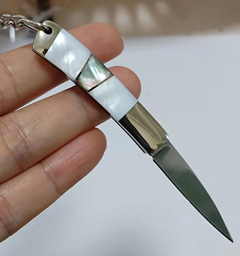 Mini Folding Knife 440C Steel Blade Dual Color Shell Handle Extremely Exquisite Pocket Knife Open Box Knife and Outdoor EDC tool