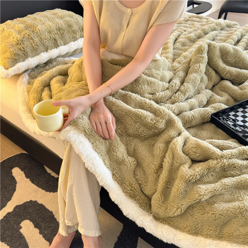 

Reversible Green Throw Blanket, Twin Luxury Soft Solid Color Blanket, Lightweight Cozy Multifunctional Hotel Travel Blankets 1pc